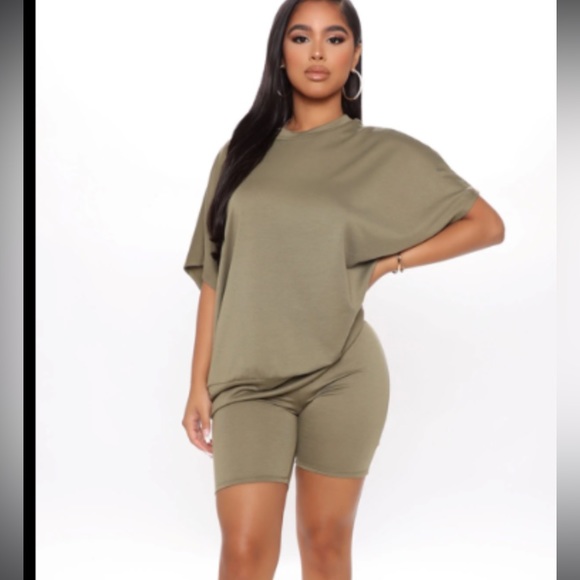 NWT fashion nova outfit💚 - Picture 1 of 7